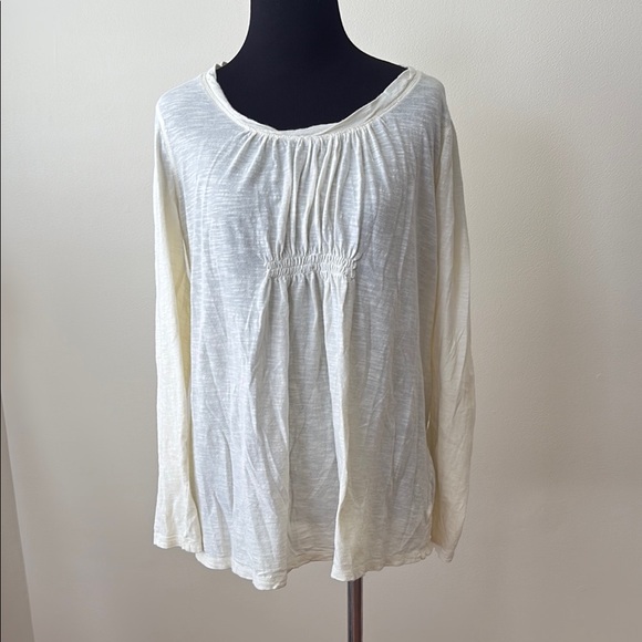 Motherhood Maternity Tops - ❤️3/$15❤️ Motherhood Maternity Cream Long Sleeve Top